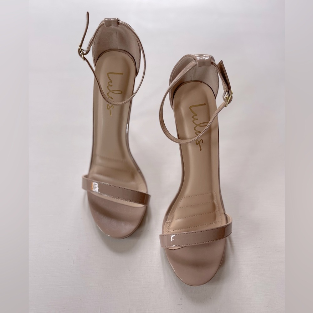 LULUS HEELS Womens Sz US 9 Ankle Strap Stiletto  Faux Patent Leather Beige Nude
